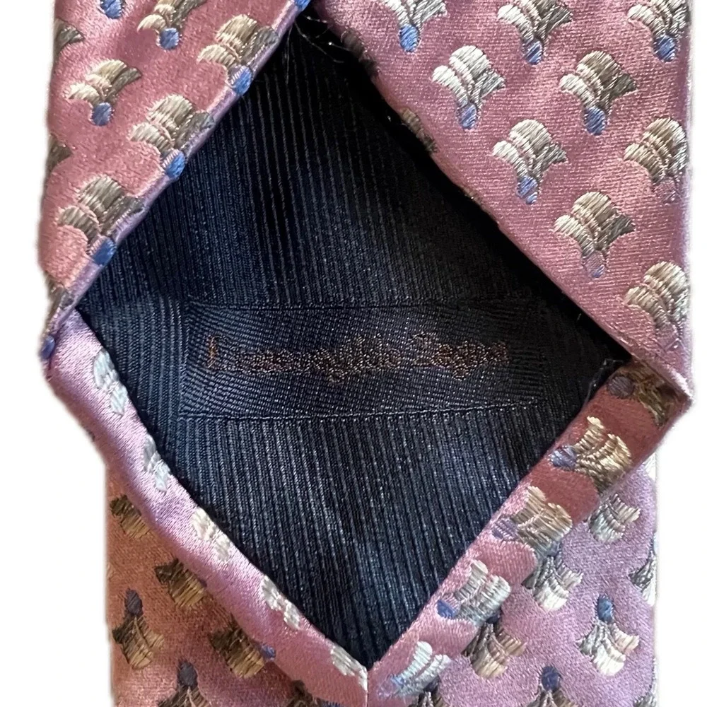 Ermenegildo Zegna Silk Necktie‎ Pink Repeating Pattern Men's Formal Accessory